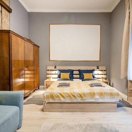 Apartamento Urban Tranquillity By The Main Shopping Street Budapest Exterior foto