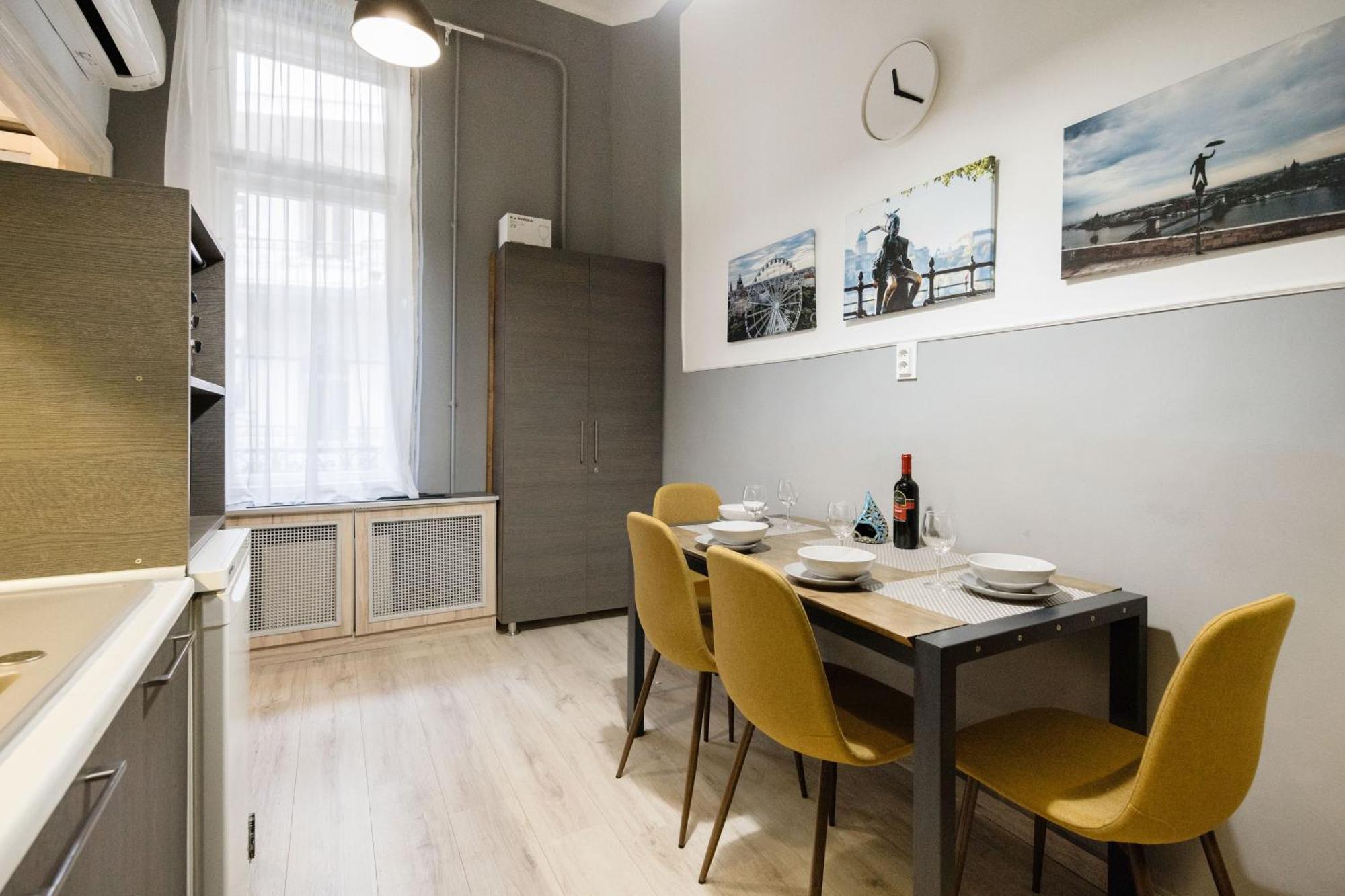 Apartamento Urban Tranquillity By The Main Shopping Street Budapest Exterior foto